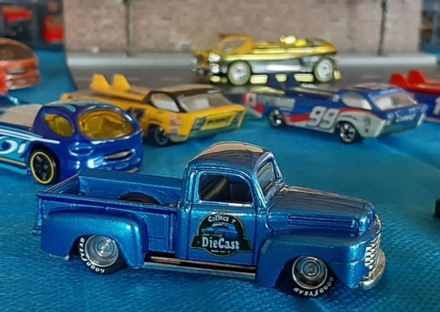 Ribeirão recebe encontro de colecionadores de carros em miniatura