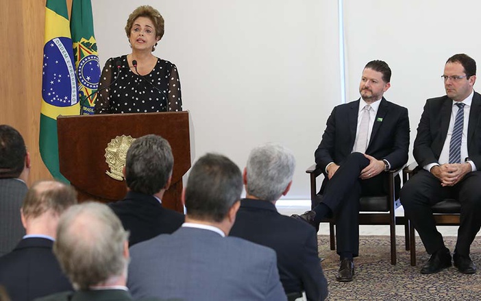 Governo exonera indicados por deputados pró-impeachment