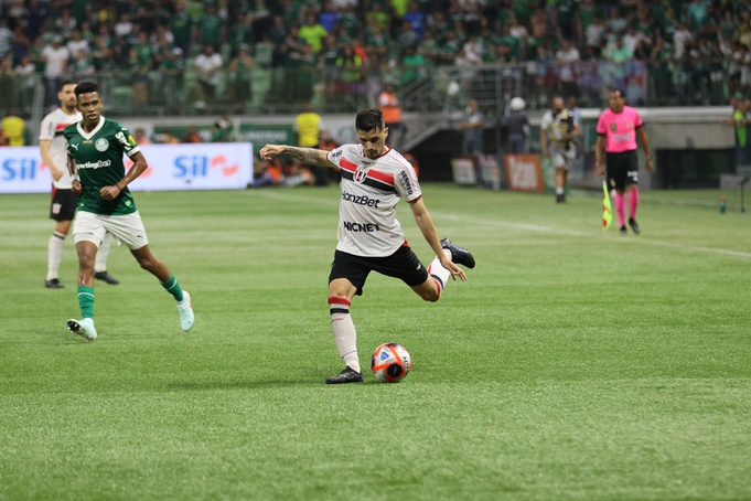Botafogo-SP perde de virada para o Palmeiras em partida agitada no Allianz Parque