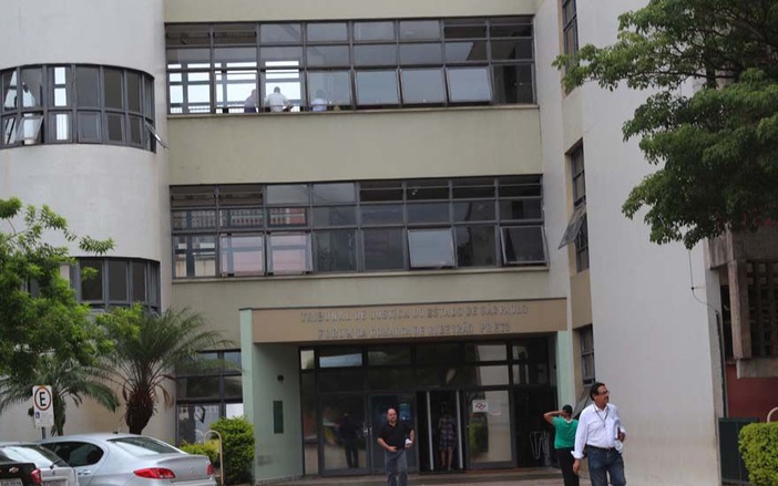 Dárcy é hostilizada em Fórum de Ribeirão Preto