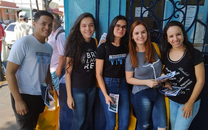 No Dia de Finados, voluntários levam palavras de consolo e espiritualidade
