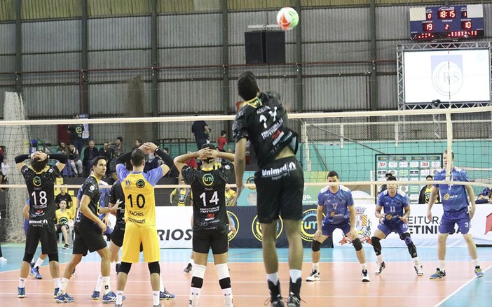 Vôlei Ribeirão começa bem, mas perde mais uma partida