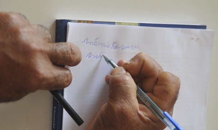 Inscrições para o 2º semestre da Educação de Jovens e Adultos em SP estão abertas