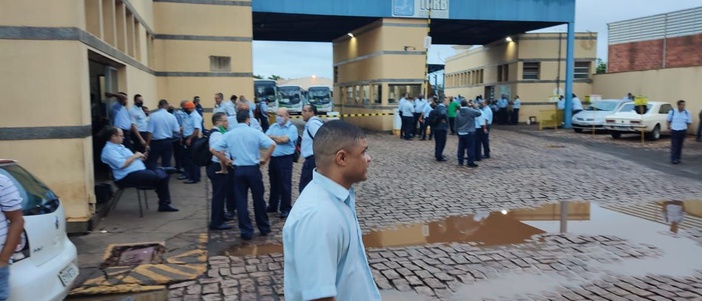 Ônibus voltam a circular após um dia de greve em Ribeirão Preto