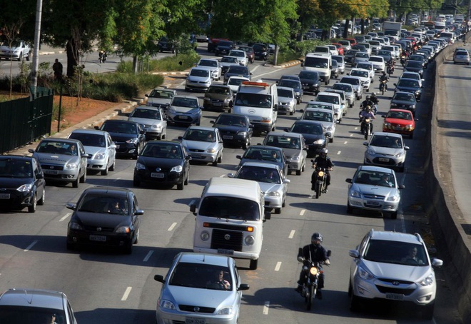 SP supera marca de 1 milhão de emplacamentos de carros novos em 2024