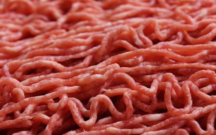 Casal furta R$ 2 mil em carnes no Jardim Irajá