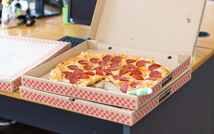 Dupla assalta entregador de pizza em Ribeirão Preto