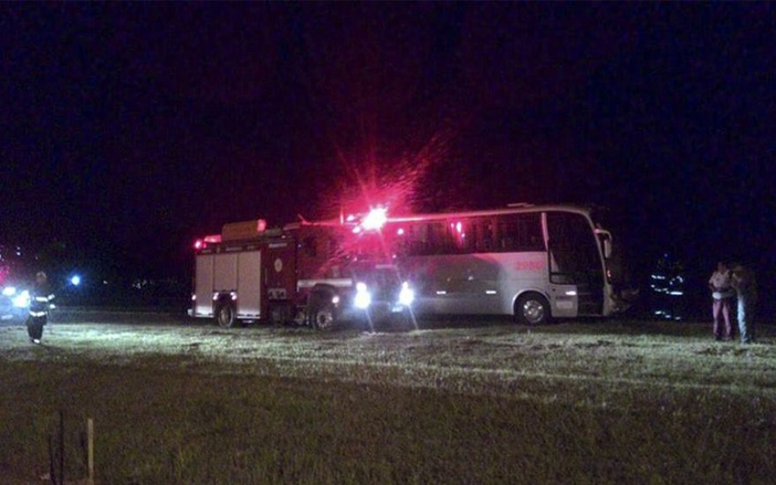 Ônibus com universitários pega fogo em rodovia da região de Ribeirão