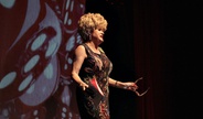Nany People celebra 50 anos de carreira em espetáculo no Theatro Pedro II