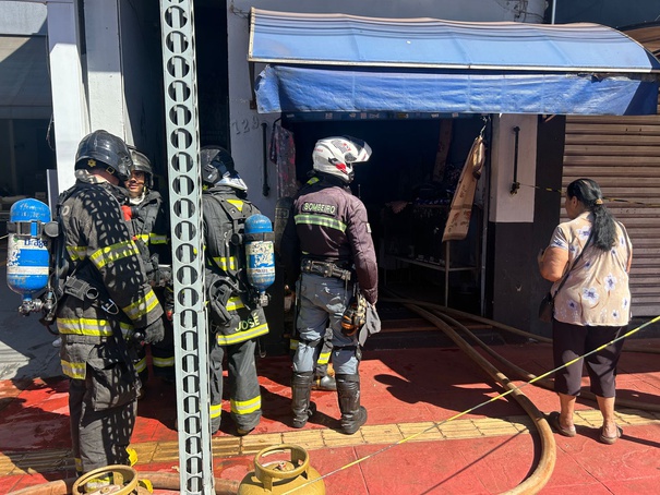 Incêndio em residência é registrado na avenida Dom Pedro I, em Ribeirão Preto