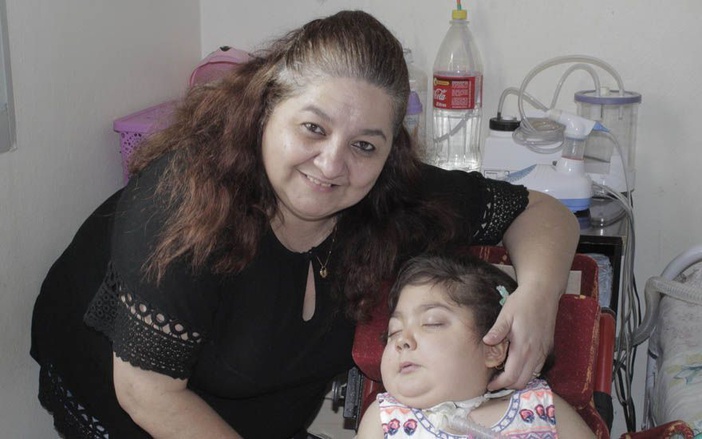 Mãe faz impossível para manter vida de filha no Parque Ribeirão Preto