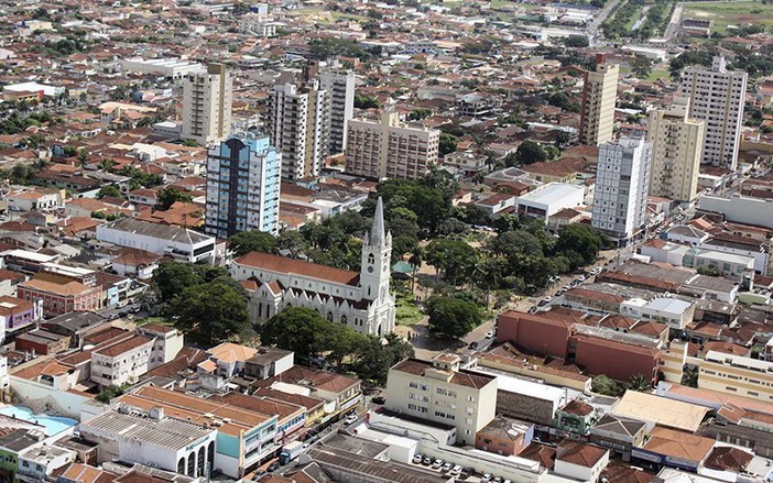 Secretária de Saúde de Sertãozinho não tem certeza se cloroquina foi responsável pela queda na ocupação de leitos