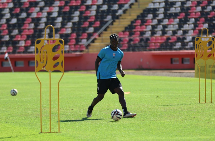 Na zona de rebaixamento, Botafogo enfrenta o Athletico-PR fora de casa neste domingo, 4