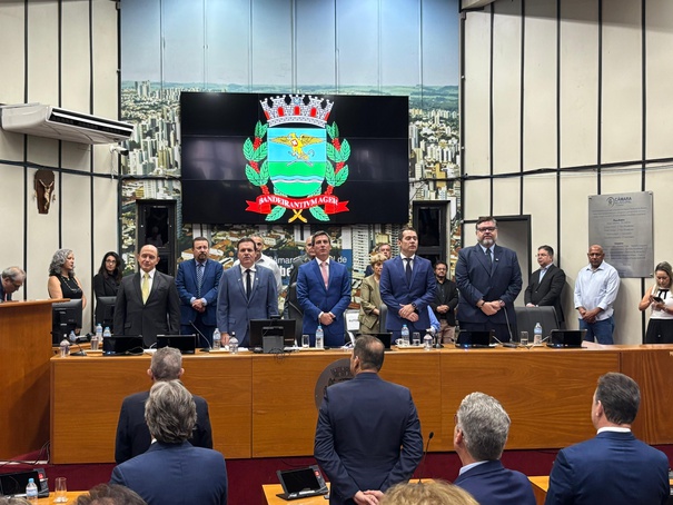 Ricardo Silva e Alessandro Maraca assumem mandatos e prometem combater desigualdades em Ribeirão Preto