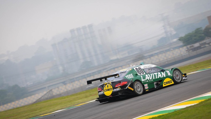 Marcos Gomes é campeão da Stock Car