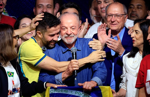 Lula tem crescimento três vezes maior que Flávio Bolsonaro em Ribeirão Preto