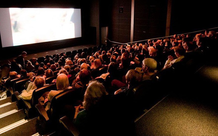 Rede de cinemas está com oportunidades de emprego em Ribeirão Preto