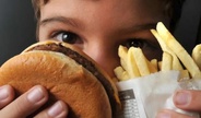 OMS lança guia para enfrentar obesidade em crianças e adolescentes