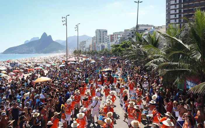 Mais de 1,4 mil foram multados por urinar na rua no Rio