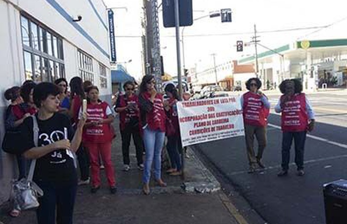 Servidor do INSS mantém greve