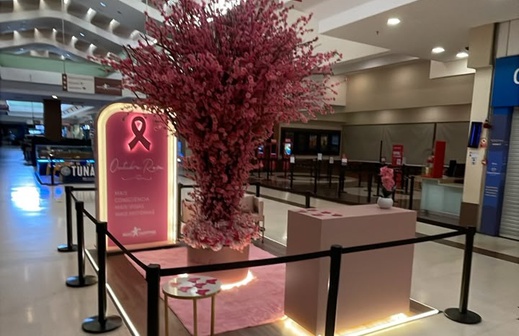 Novo Shopping promove ação interativa de conscientização sobre o Outubro Rosa