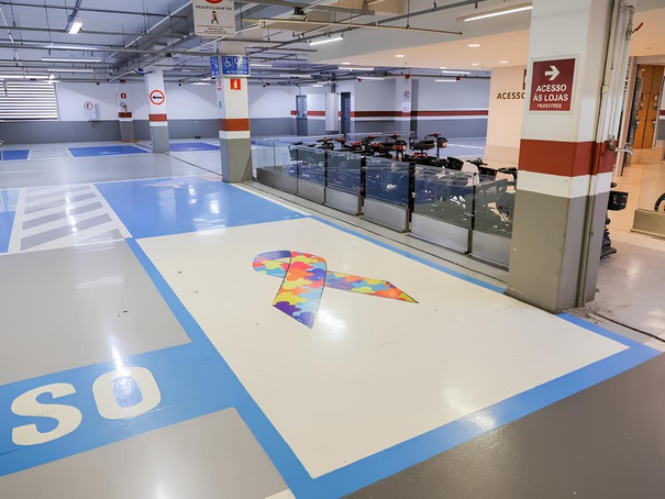 RibeirãoShopping e ShoppingSantaÚrsula promovem conscientização e acolhimento para pessoas com Transtorno do Espectro Autista