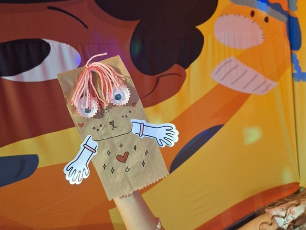 Shopping promove atividades de férias escolares com apresentações de teatro e oficinas de marionetes