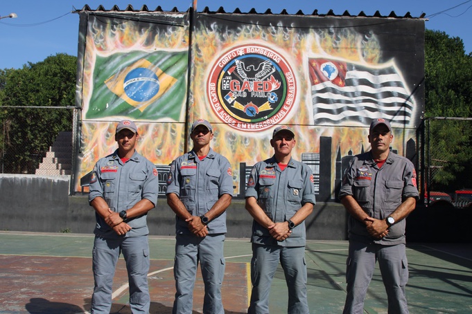 Primeira equipe de bombeiros de SP retorna do RS após cerca de mil salvamentos
