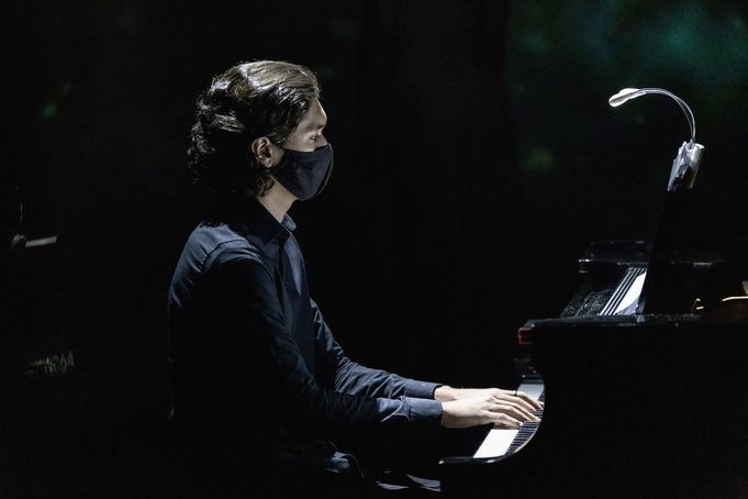 Alma abre seleção de curso gratuito de piano para jovens de 13 a 18 anos