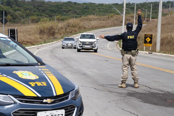 Polícia Rodoviária Federal registra queda no número de acidentes graves durante o feriado