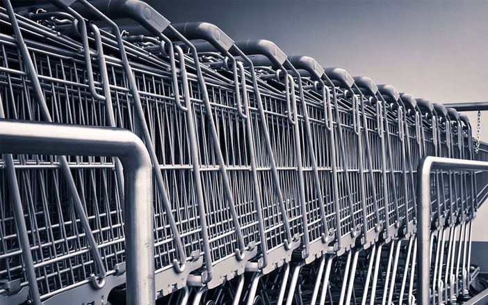 Adolescente ameaça caixa de supermercado com arma na Zona Sul