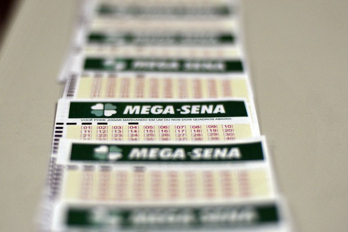Mega-Sena acumula e vai pagar R$ 52 milhões