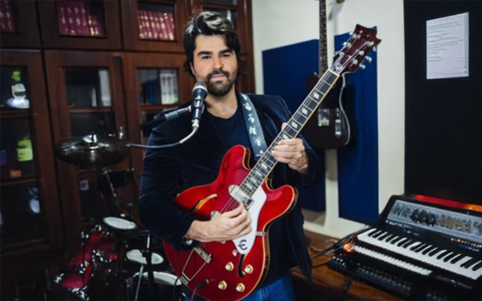 Cantor Vic Melo se apresenta em Ribeirão Preto com lançamento de novo single