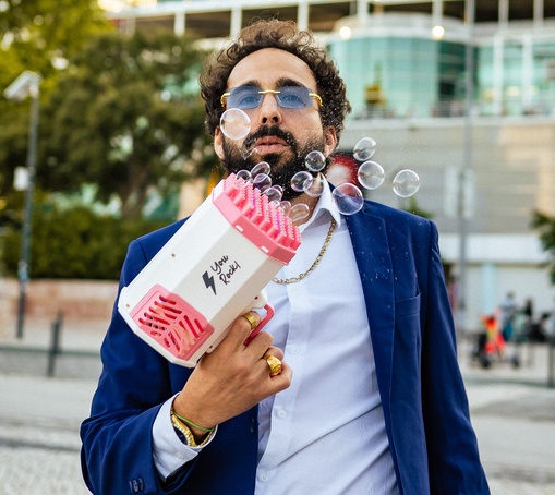 Murilo Couto se apresenta no Theatro Pedro II, em Ribeirão Preto