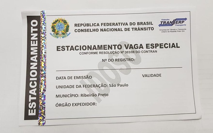 Credenciais de estacionamento para idosos recebem tarja de segurança