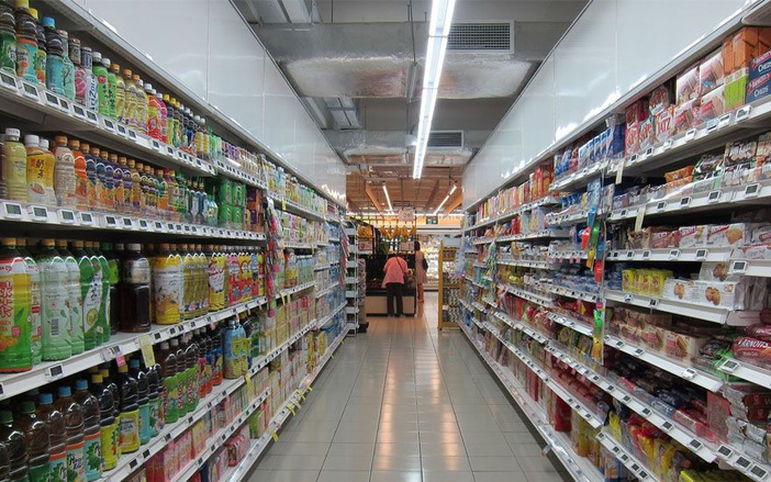 Trio furta R$ 892 em produtos de hipermercado de Ribeirão Preto