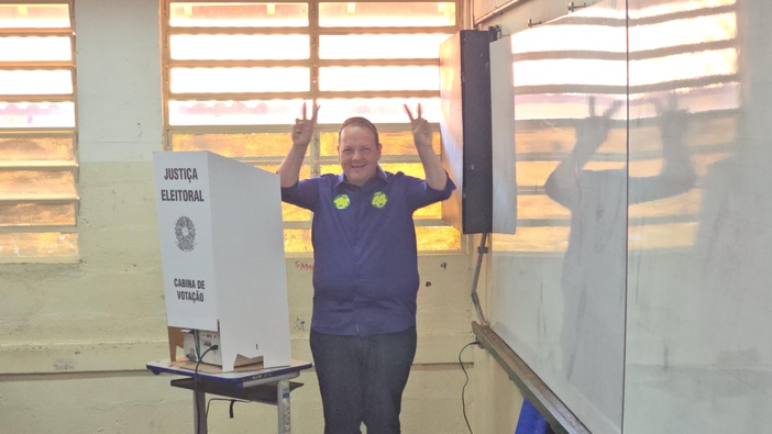 André Trindade vota e demonstra otimismo quanto ao segundo turno em Ribeirão Preto