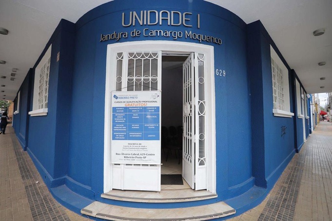 Funtec abre vagas para cursos de Inglês, Marketing e Negócios Digitais