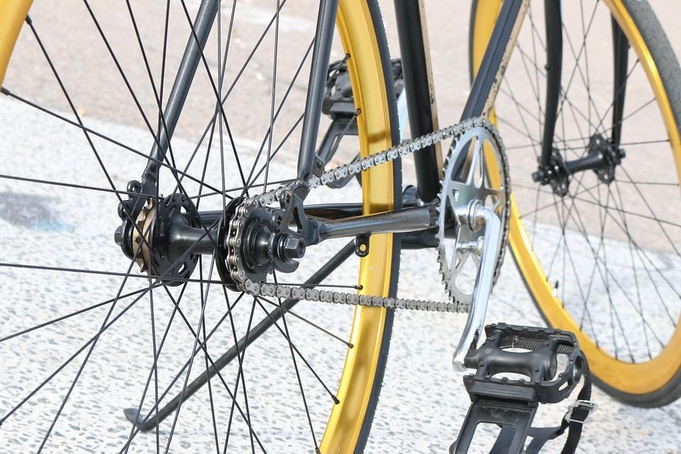 Ciclista sofre acidente e motorista não presta socorro em Ribeirão