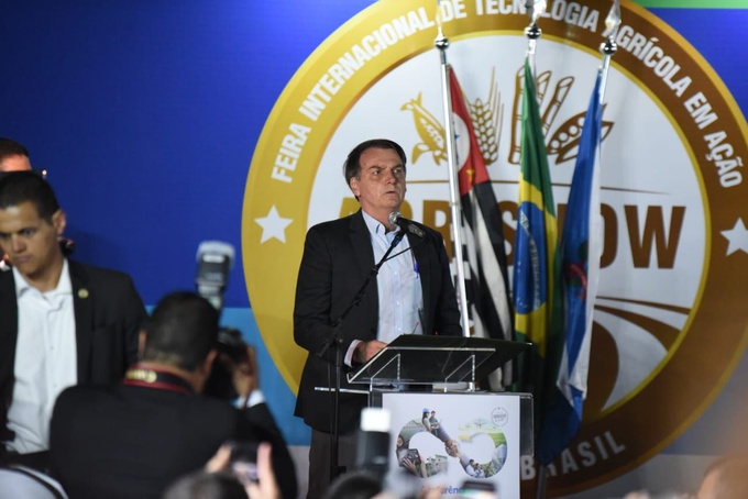 Bolsonaro anuncia R$ 1 bi para seguro rural e defende “excludente de ilicitude” para rurais