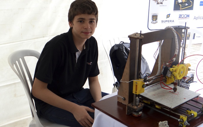 Aliados à tecnologia, jovens se transformam em inventores