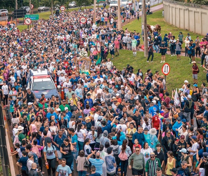 Romaria de Nossa Senhora Aparecida reúne milhares de fiéis em Ribeirão Preto