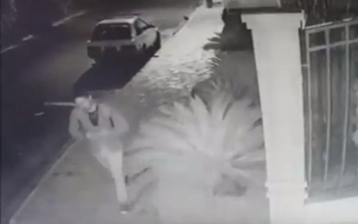 Polícia divulga imagens do suspeito de matar cabeleireiro