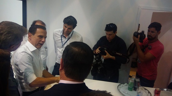 Na Fenasucro, Doria faz acusações contra governador Marcio França, que rebate