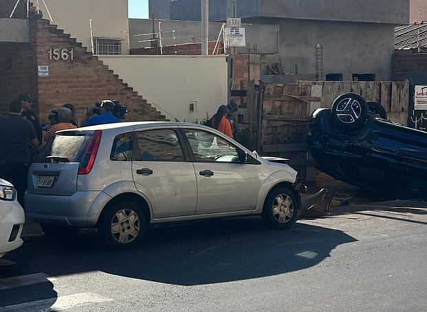 Acidente envolvendo dois carros é registrado nesta quinta-feira, 23, no Centro de Ribeirão Preto