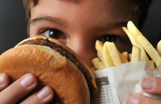 OMS lança guia para enfrentar obesidade em crianças e adolescentes