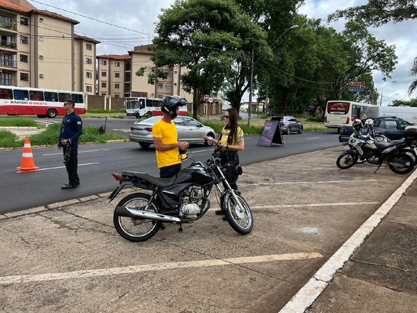 Detran-SP e RP Mobi abordam 147 motociclistas em blitz da campanha "Faz Seu Corre Sem Correr"