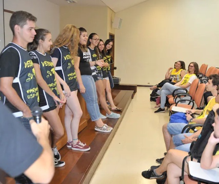 USP Ribeirão recebe mais de 1,3 mil calouros em semana de boas-vindas e acolhimento