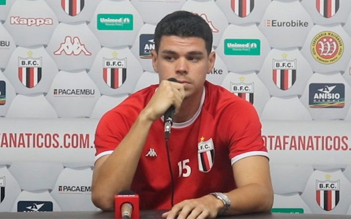 Jogador do Botafogo vê importância em jogo contra o Coritiba
