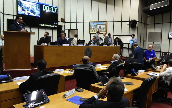 Vereadores rebatem crítica de que comissão quer liberar ambulantes no Centro